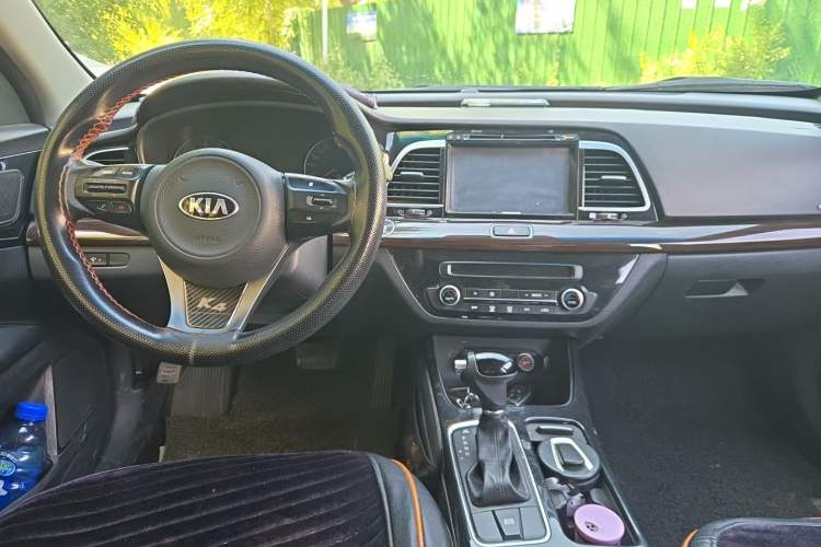 Used Kia K4 2015 1.6T Automatic T-GLS Special Center Console