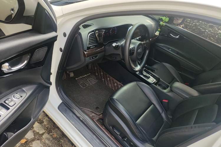Used Kia K4 2015 1.8L Automatic GLS Special Driver Seat