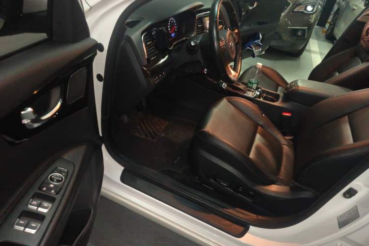 Used Kia K4 2015 1.8L Automatic DLX Special Driver Seat