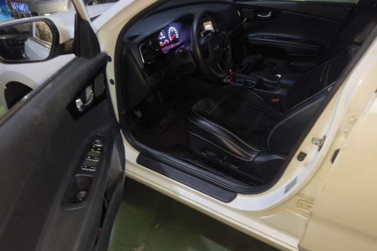 Used Kia K4 2015 1.8L Automatic GLS Special Driver Seat