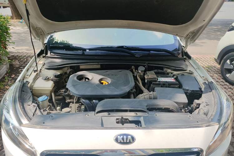 Used Kia K4 2015 1.8L Automatic GLS Special Engine Bay
