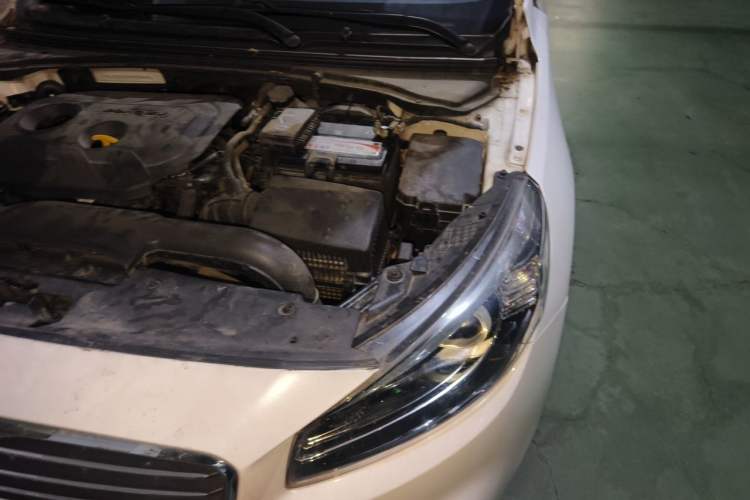 Used Kia K4 2015 1.8L Automatic GLS Special Engine Bay Left