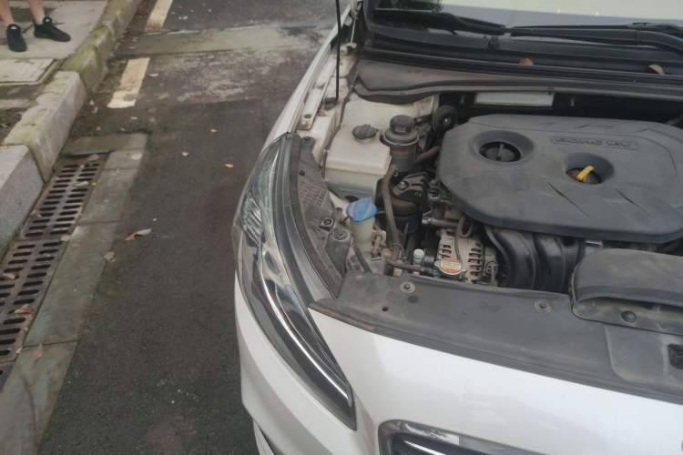 Used Kia K4 2015 1.8L Automatic GLS Special Engine Bay Right