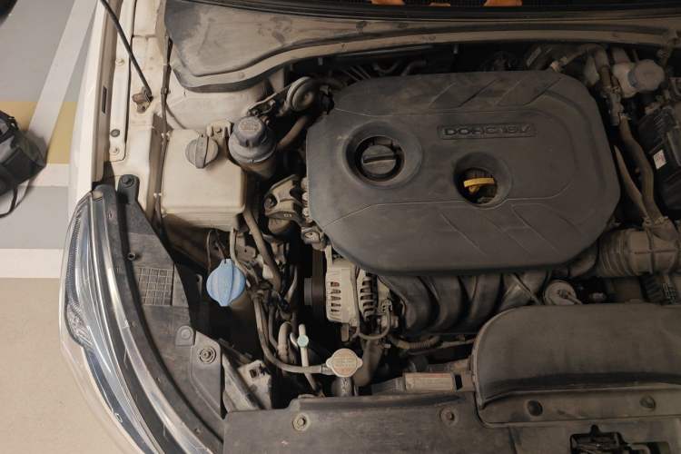 Used Kia K4 2015 1.8L Automatic GLS Special Engine Bay Right
