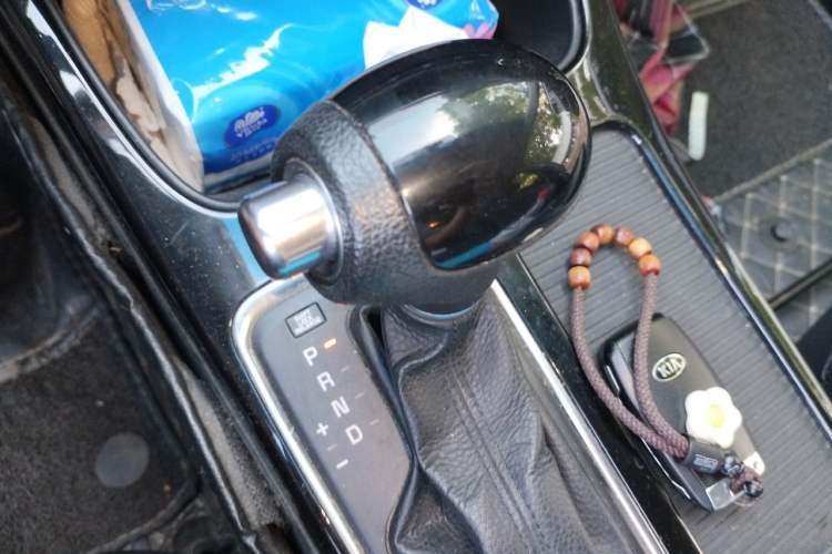 Used Kia K4 2015 1.8L Automatic GLS Special Gear Lever