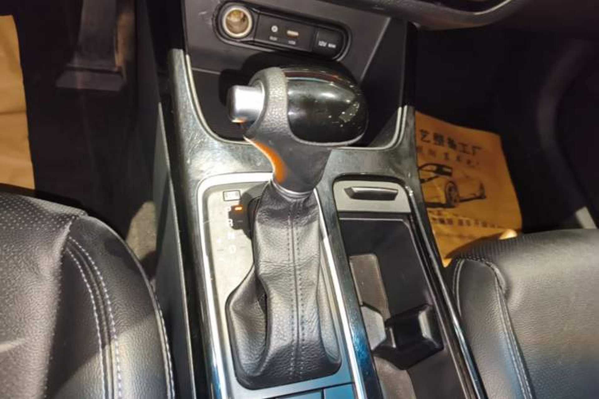Used Kia K4 2015 1.8L Automatic GLS Special Gear Lever