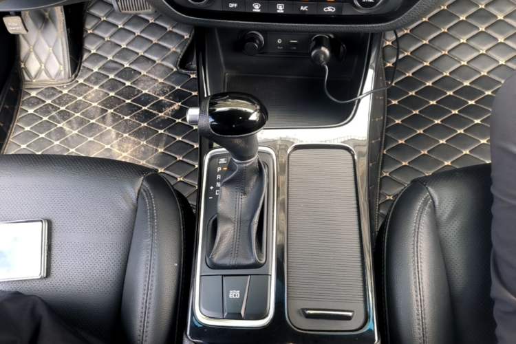 Used Kia K4 2015 1.8L Automatic GLS Special Gear Lever