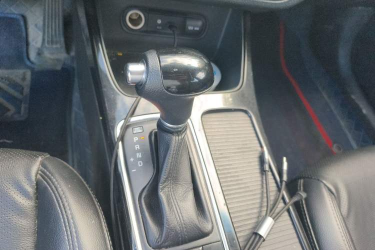 Used Kia K4 2015 1.8L Automatic GLS Special Gear Lever