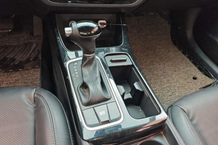 Used Kia K4 2015 1.8L Automatic GLS Special Gear Lever