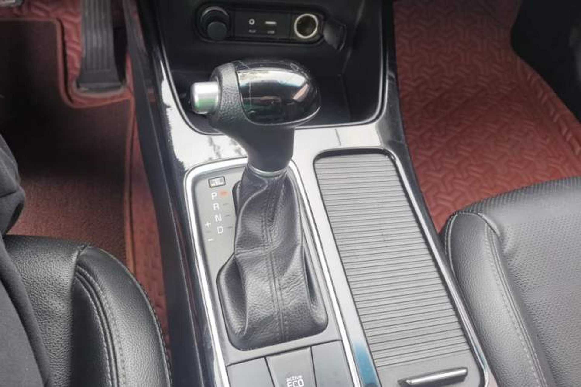 Used Kia K4 2015 1.8L Automatic GLS Special Gear Lever