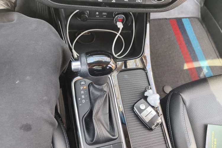 Used Kia K4 2015 1.8L Automatic GLS Special Gear Lever