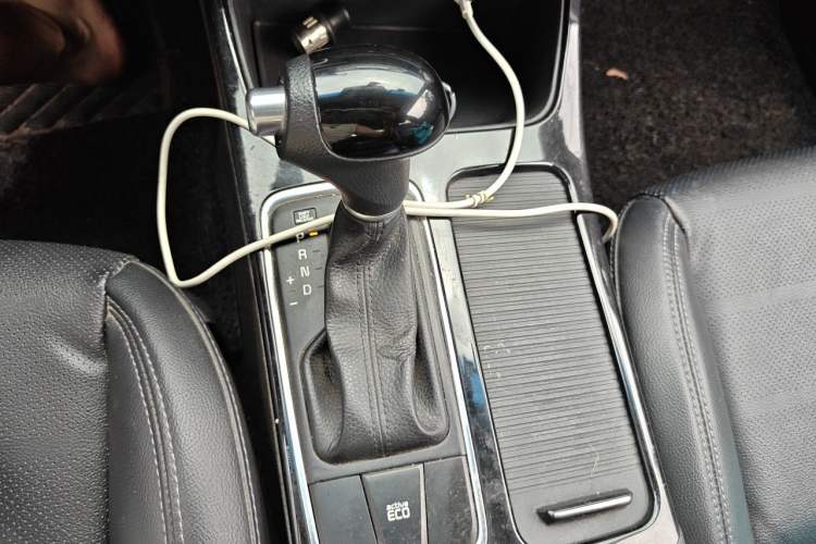 Used Kia K4 2015 1.8L Automatic GLS Special Gear Lever