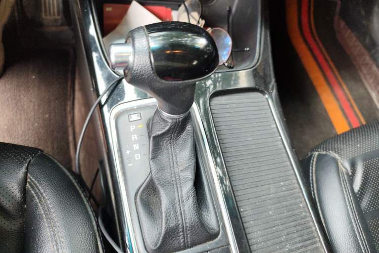 Used Kia K4 2015 1.8L Automatic GLS Special Gear Lever