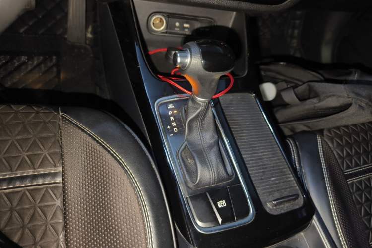 Used Kia K4 2015 1.8L Automatic GLS Special Gear Lever