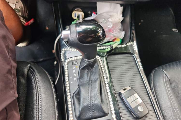 Used Kia K4 2015 1.8L Automatic GLS Special Gear Lever