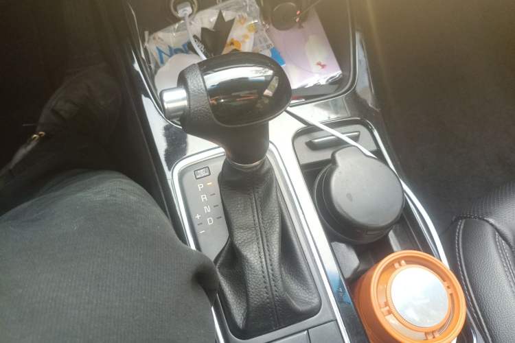 Used Kia K4 2015 1.8L Automatic GLS Special Gear Lever