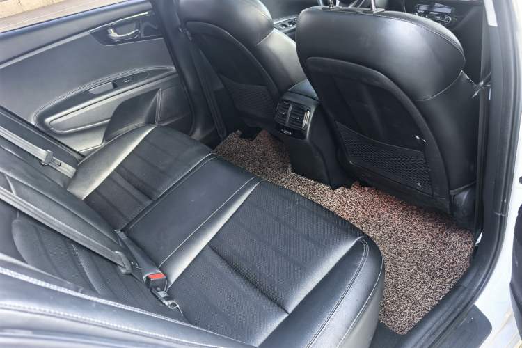 Used Kia K4 2015 1.8L Automatic GLS Special Headliner
