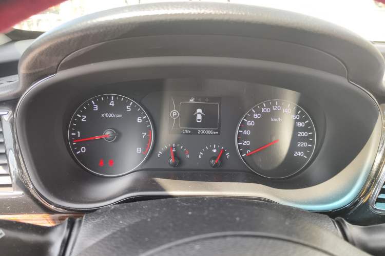 Used Kia K4 2015 1.8L Automatic GLS Special Instrument Cluster