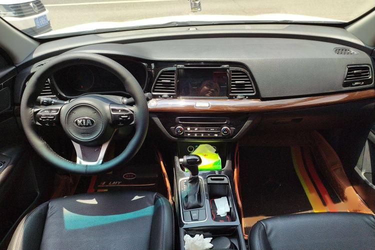 Used Kia K4 2015 1.8L Automatic GLS Special Interior 3