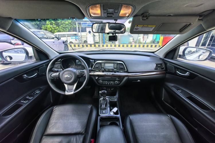 Used Kia K4 2015 1.8L Automatic GLS Special Interior 3