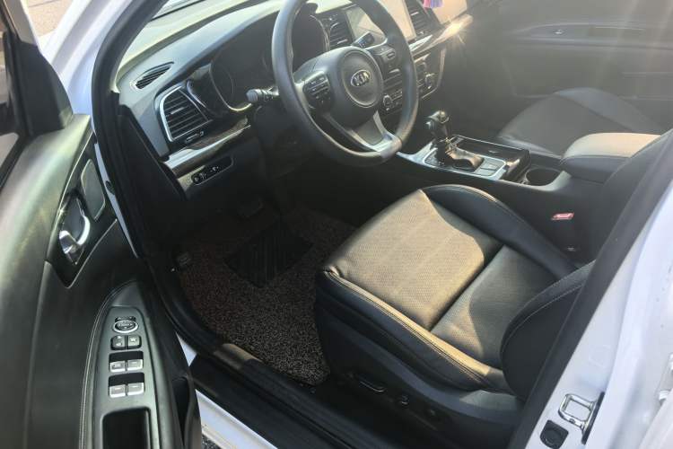 Used Kia K4 2015 1.8L Automatic GLS Special Interior 3