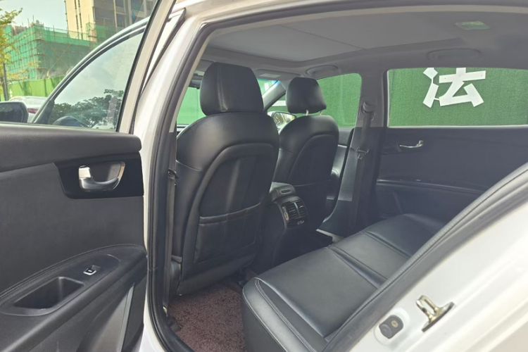 Used Kia K4 2015 1.8L Automatic DLX Special Interior 3