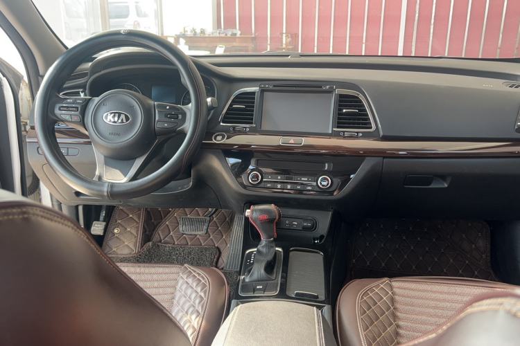 Used Kia K4 2015 1.8L Automatic GLS Special Interior 3