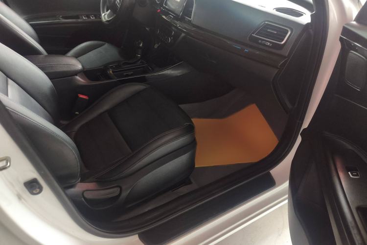 Used Kia K4 2015 1.8L Automatic GLS Special Interior 4