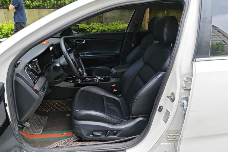 Used Kia K4 2015 1.8L Automatic DLX Special Left Front Seat