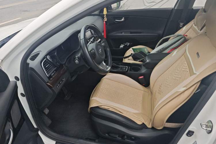 Used Kia K4 2015 1.8L Automatic DLX Special Left Front Seat