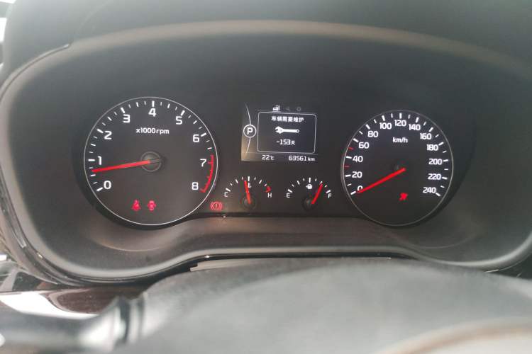 Used Kia K4 2015 1.8L Automatic GLS Special Odometer Close Up