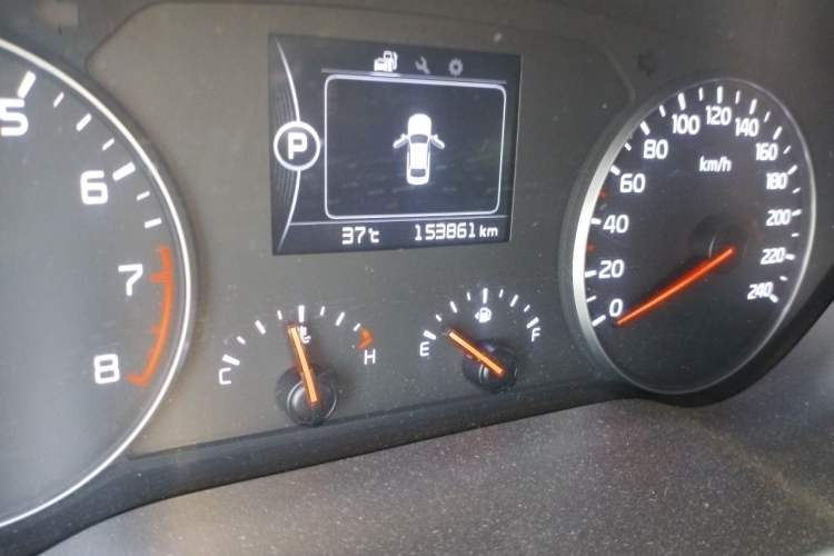 Used Kia K4 2015 1.8L Automatic GLS Special Odometer Close Up