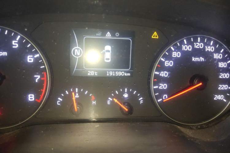 Used Kia K4 2015 1.8L Automatic GLS Special Odometer Close Up