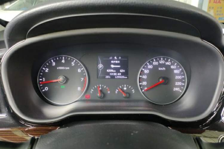 Used Kia K4 2015 1.8L Automatic GLS Special Odometer Close Up