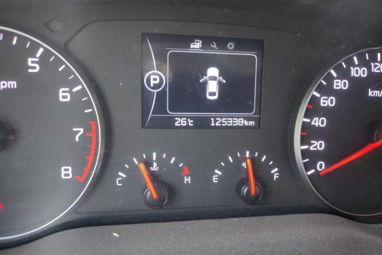 Used Kia K4 2015 1.8L Automatic GLS Special Odometer Close Up