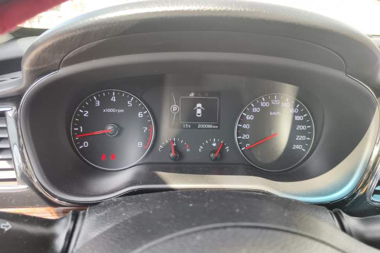 Used Kia K4 2015 1.8L Automatic GLS Special Odometer Close Up