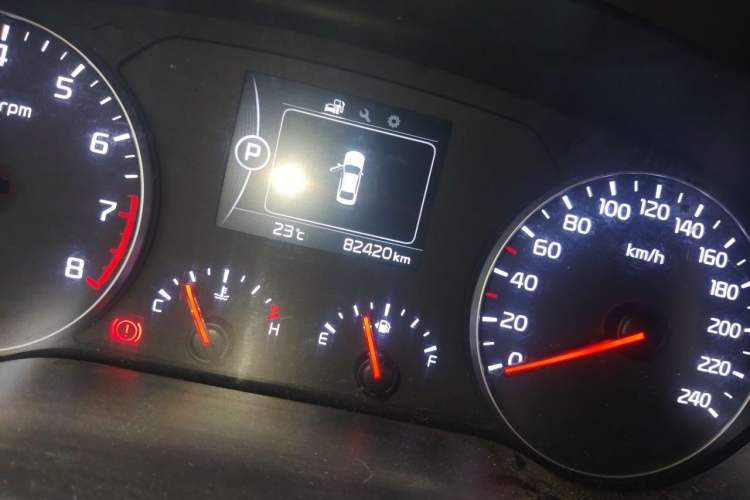 Used Kia K4 2015 1.8L Automatic GLS Special Odometer Close Up