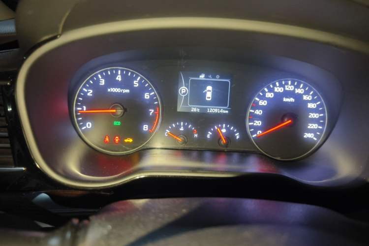 Used Kia K4 2015 1.8L Automatic GLS Special Odometer Close Up