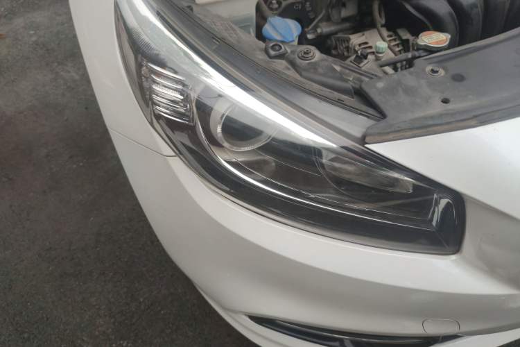 Used Kia K4 2015 1.8L Automatic GLS Special Right Front Headlight