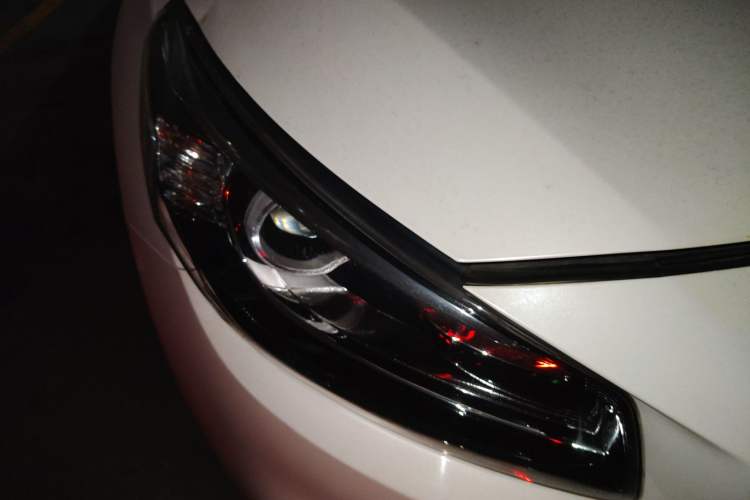 Used Kia K4 2015 1.8L Automatic GLS Special Right Front Headlight