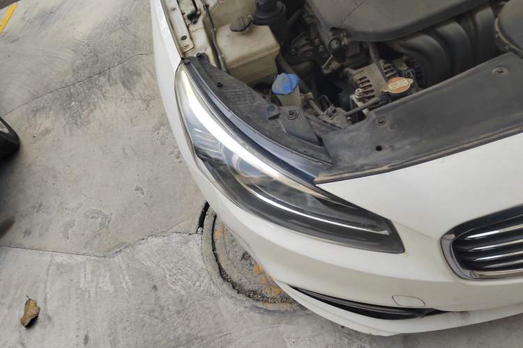 Used Kia K4 2015 1.8L Automatic GLS Special Right Front Headlight
