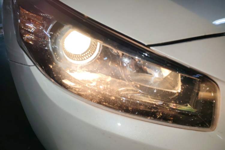 Used Kia K4 2015 1.8L Automatic DLX Special Right Front Headlight
