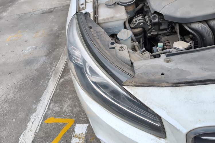 Used Kia K4 2015 1.8L Automatic GLS Special Right Front Headlight
