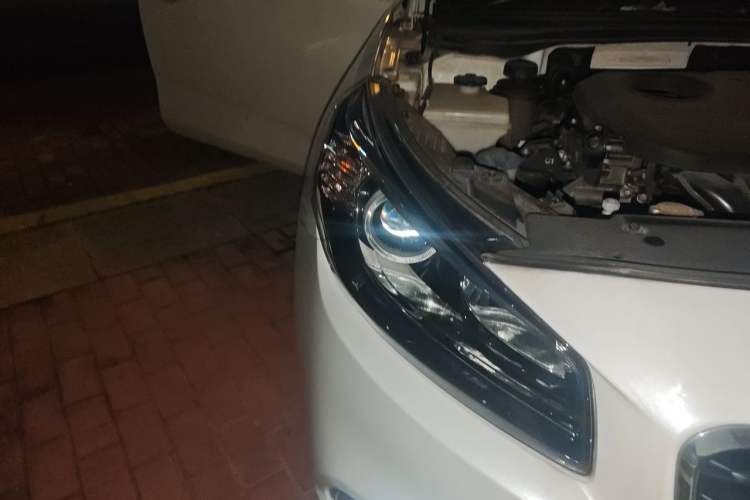 Used Kia K4 2015 1.8L Automatic DLX Special Right Front Headlight