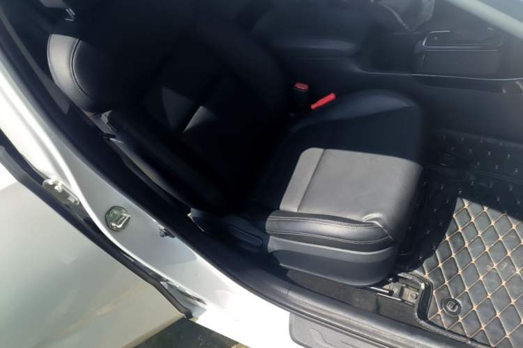 Used Kia K4 2015 1.8L Automatic GLS Special Right Front Seat