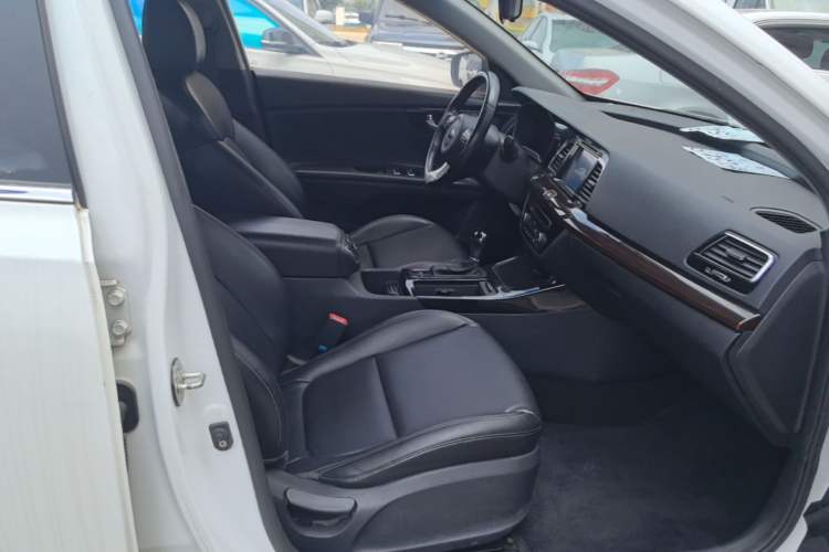Used Kia K4 2015 1.8L Automatic DLX Special Right Front Seat