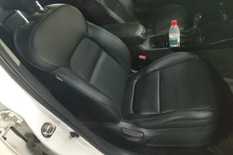 Used Kia K4 2015 1.8L Automatic DLX Special Right Front Seat