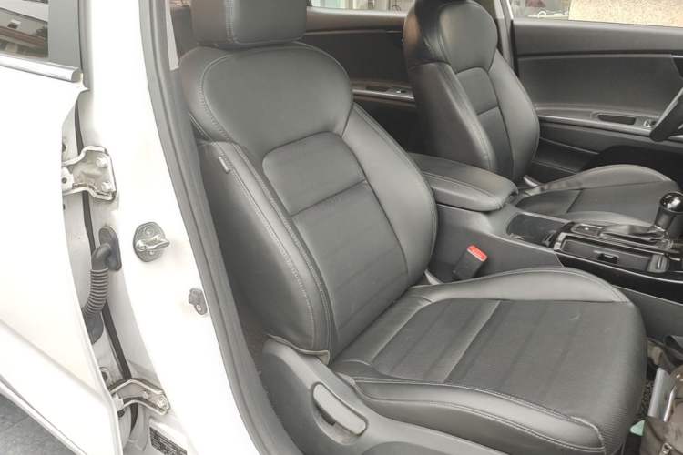 Used Kia K4 2015 1.8L Automatic GLS Special Right Front Seat