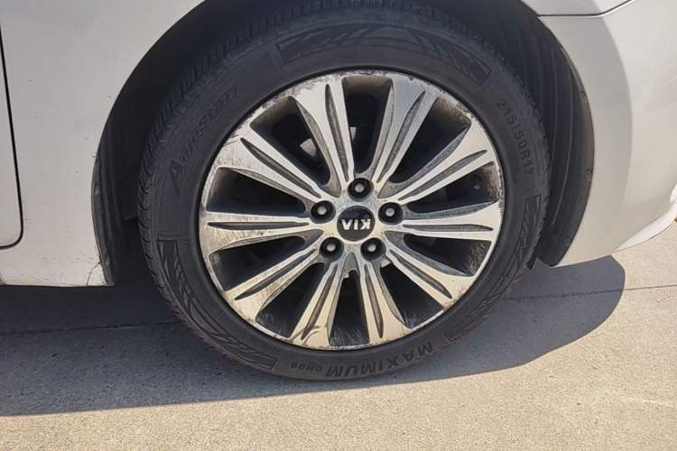 Used Kia K4 2015 1.8L Automatic GLS Special Right Front Wheel Hub