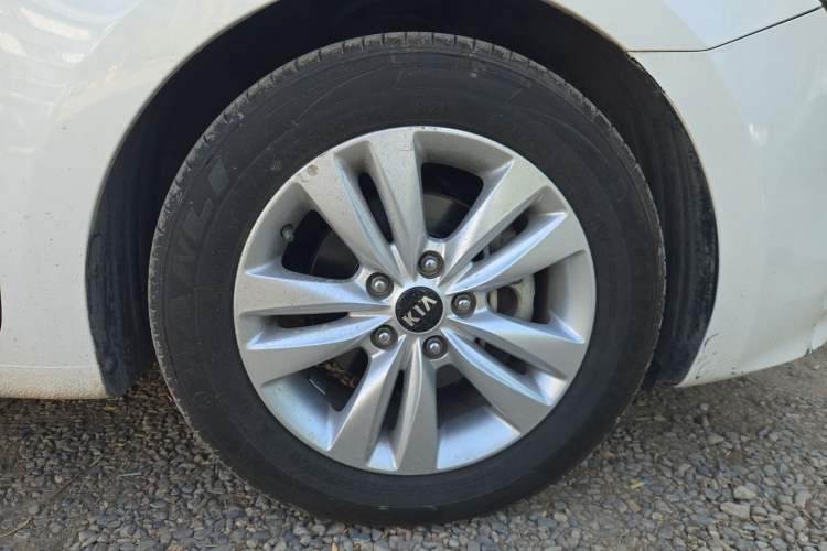 Used Kia K4 2015 1.6T Automatic T-GLS Special Right Front Wheel Hub